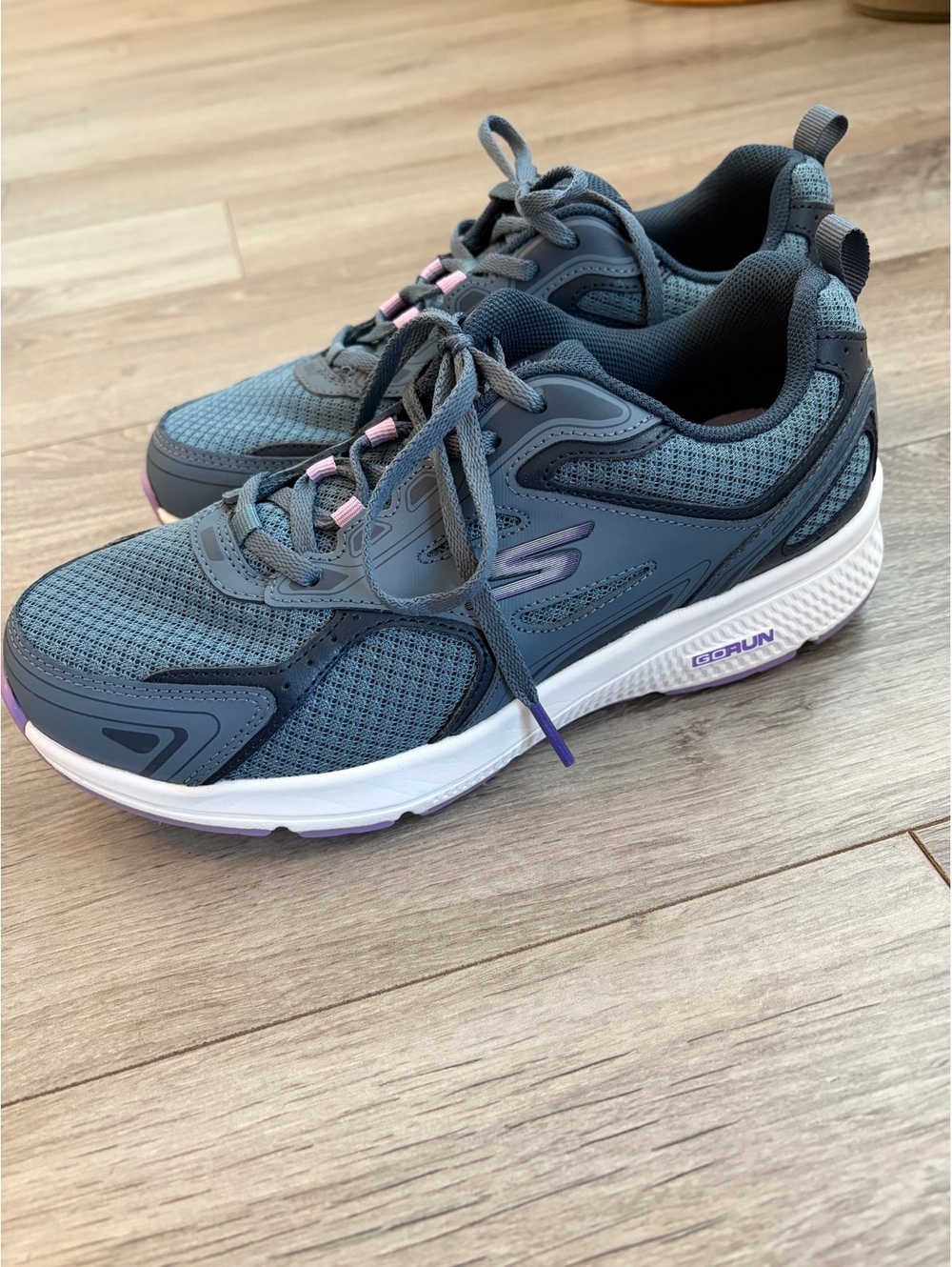 Skechers GOrun Consistent Running Shoes — Size 7.5